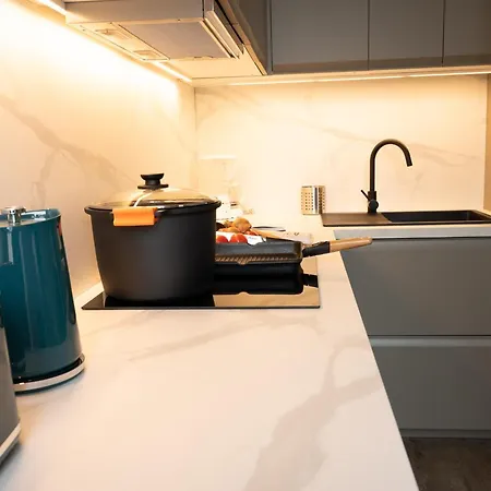 Immeuble H4 - Cozy & Comfortable Stay La Fleche Exterior photo