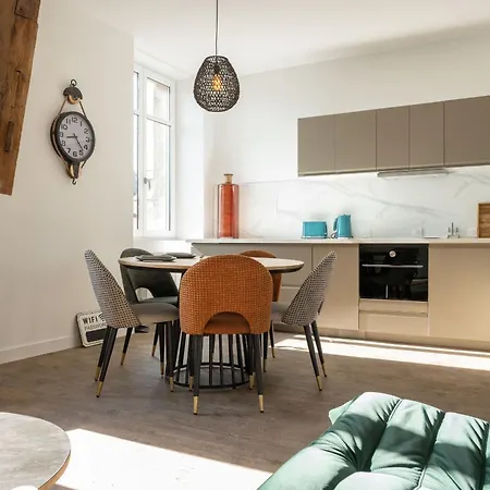 Immeuble H4 - Cozy & Comfortable Stay La Fleche Exterior photo