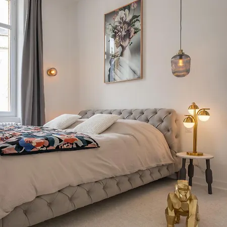 Immeuble H4 - Cozy & Comfortable Stay La Fleche Exterior photo