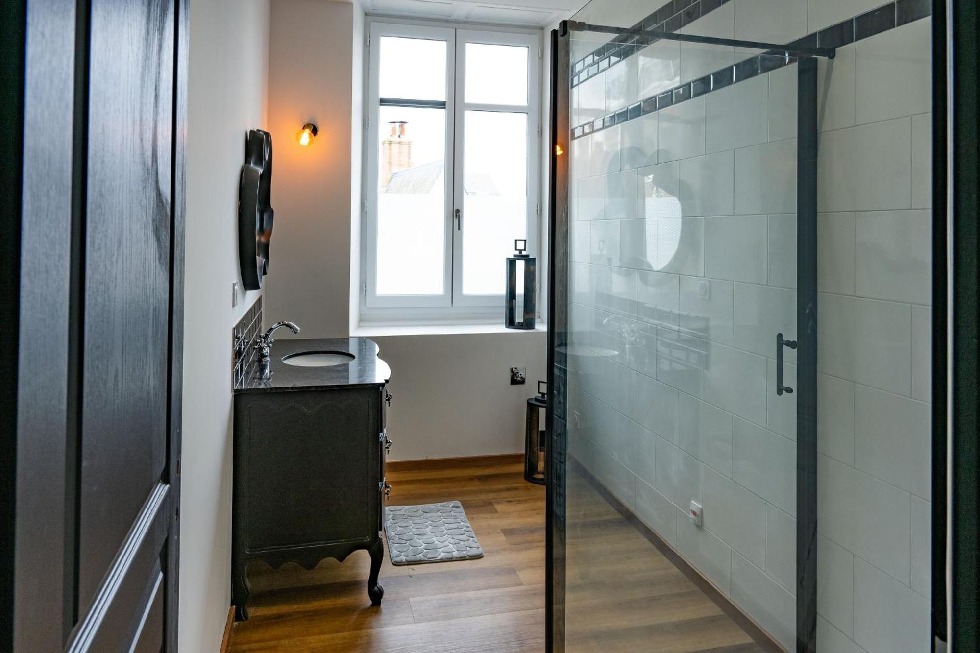 Immeuble H4 - Cozy & Comfortable Apartment *