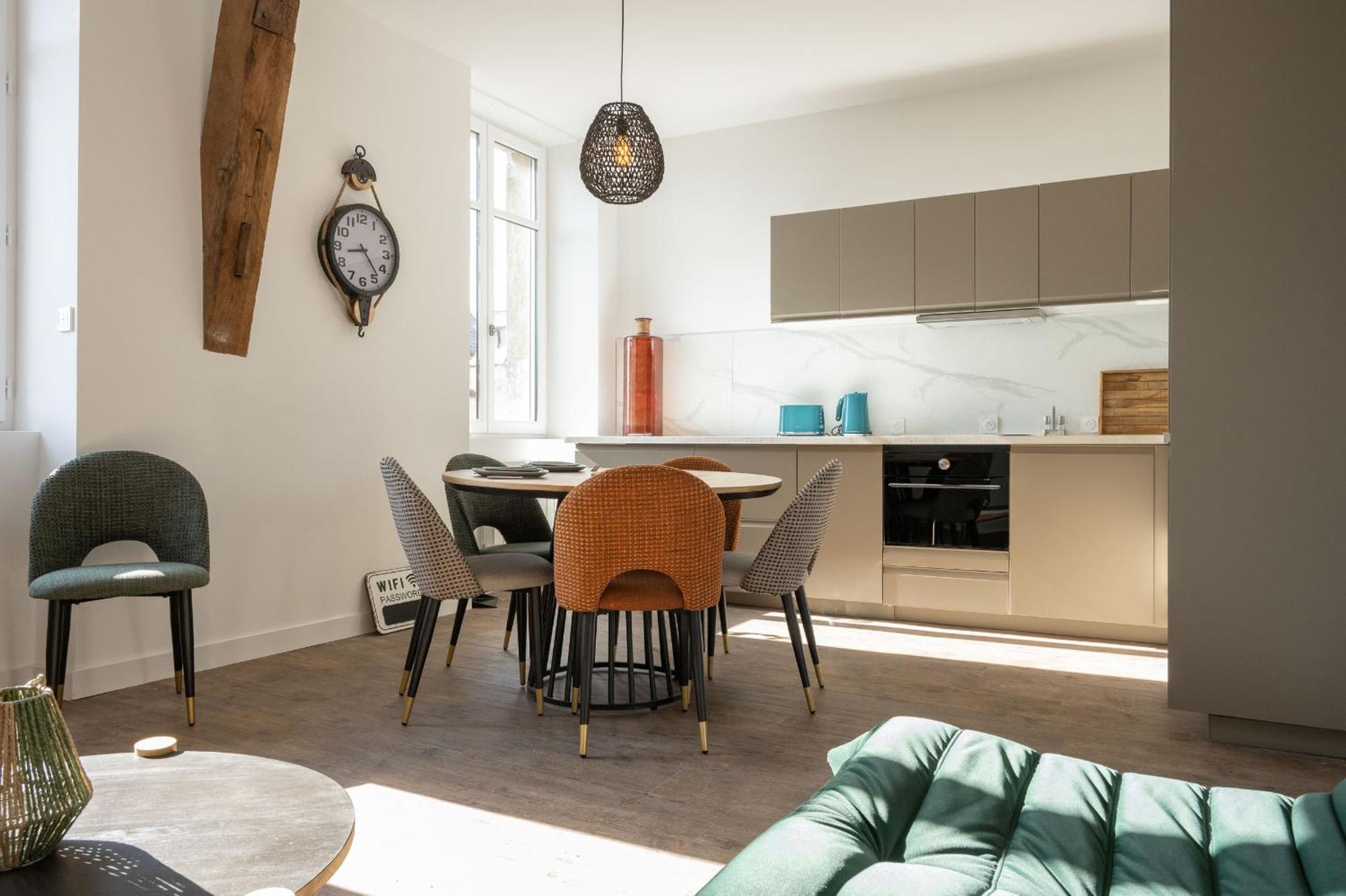 Immeuble H4 - Cozy & Comfortable Apartment *
